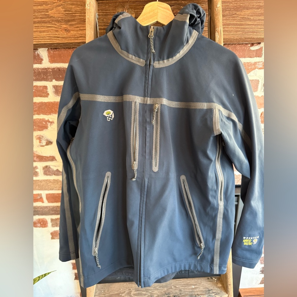 Mountain Hardwear Softshell Hooded Jacket — Medium